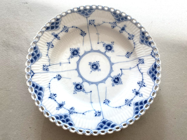Vollspitze / Full Lace: Teller, flach 23 cm