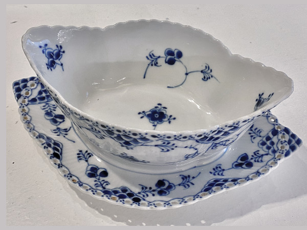 Vollspitze / Full Lace: Sauciere