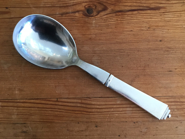 PYRAMIDE (Georg Jensen): Servierlöffel, medium mit Stahl