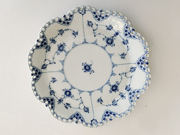 Vollspitze / Full Lace: Teller / Platte 25 cm