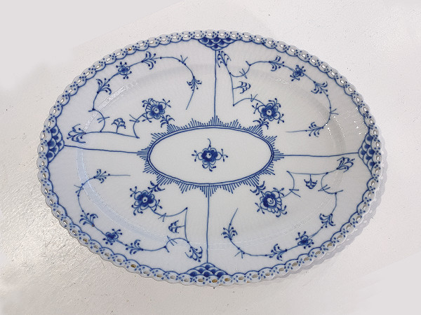 Vollspitze / Full Lace: Servierplatte 30 cm, oval